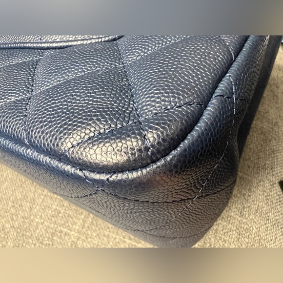 CHANEL classic double flap JUMBO caviar NAVY leather bag - Picture 13 of 16